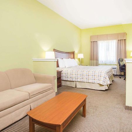 Days Inn & Suites By Wyndham Swainsboro Exterior foto