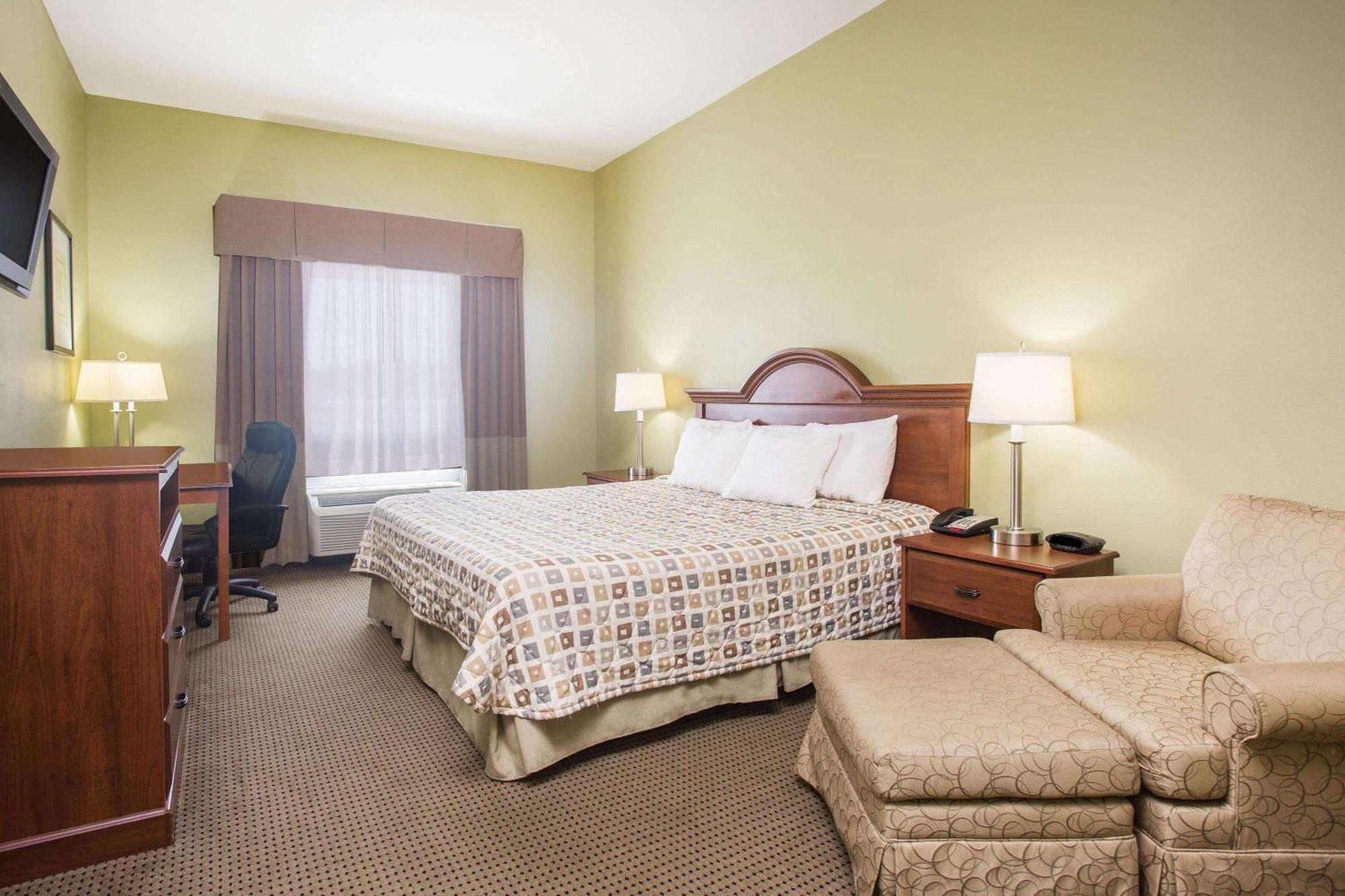 Days Inn & Suites By Wyndham Swainsboro Exterior foto