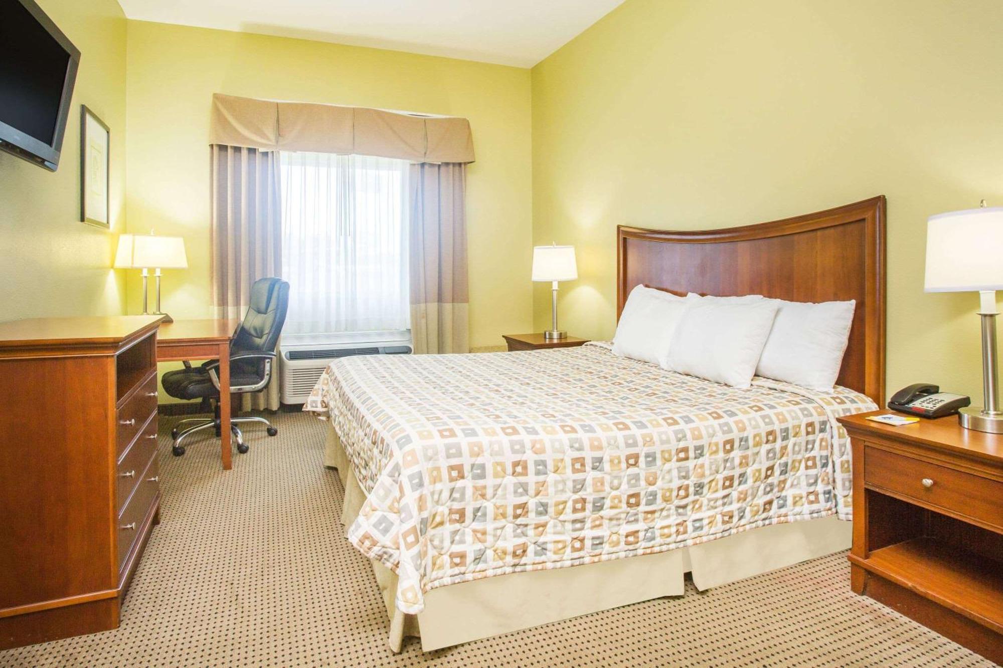 Days Inn & Suites By Wyndham Swainsboro Exterior foto