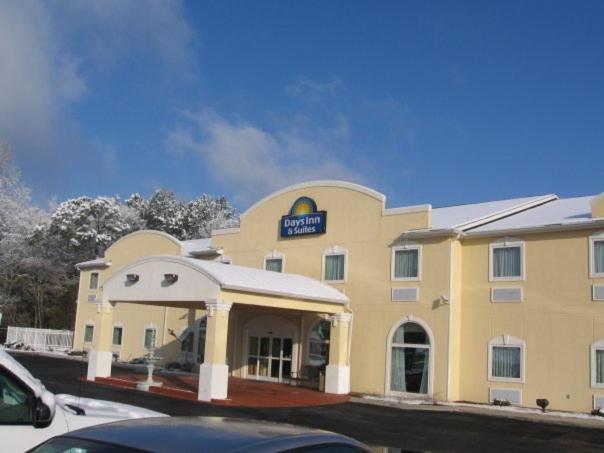 Days Inn & Suites By Wyndham Swainsboro Exterior foto