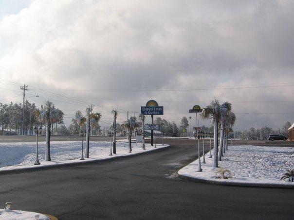 Days Inn & Suites By Wyndham Swainsboro Exterior foto